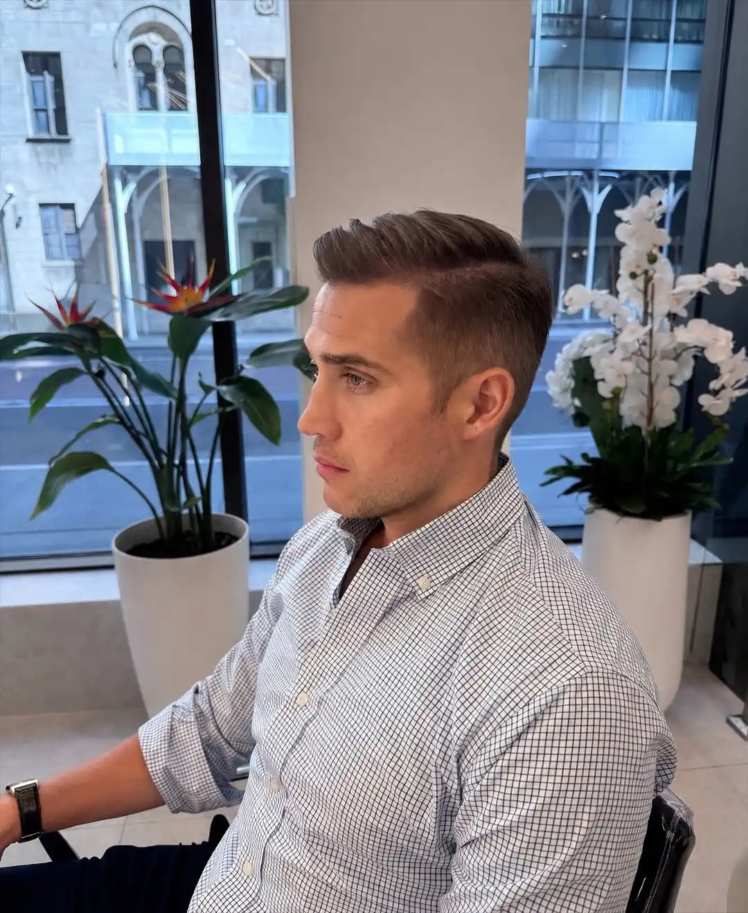 21 Professional Men's Hairstyles for the Office and Beyond 8 atelierlenvie 1779973205