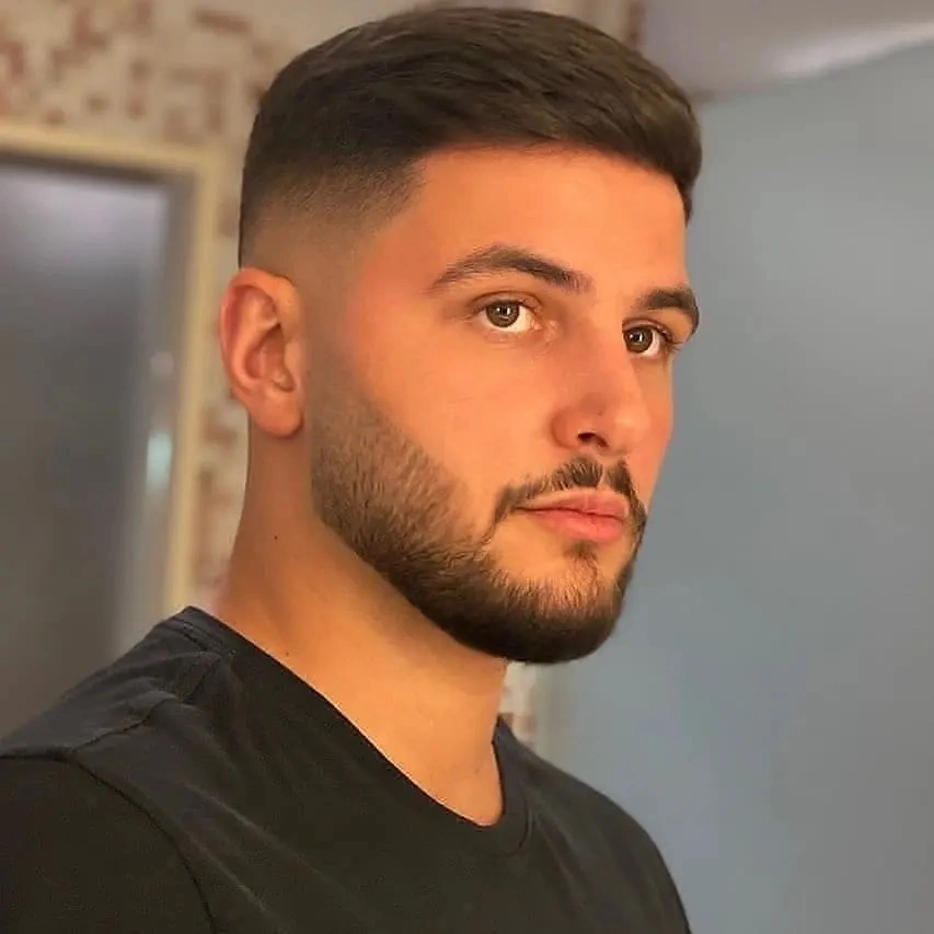 22 Professional Short Hairstyles for Men That Impress 10 menhair.ideas 1632052664