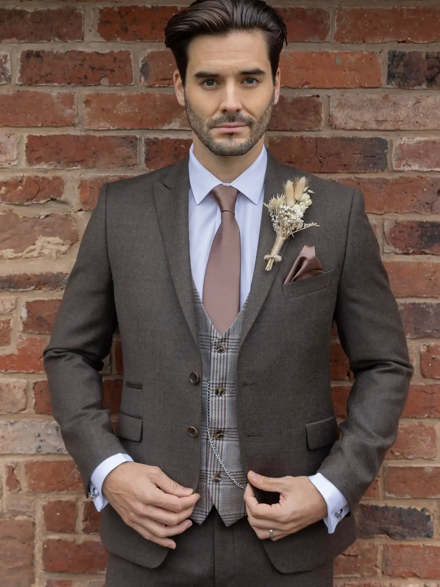20 Wedding Hairstyles for Men That Look Sharp in Photos From Every Angle 3 peterposhsuit 1776618018