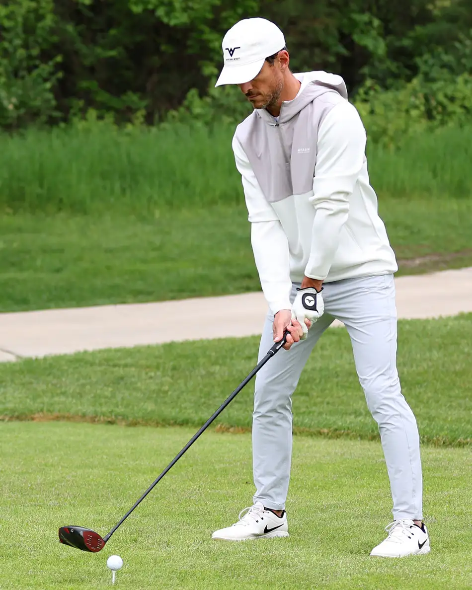 16 Men's Fall Golf Outfits for a Sharp Course Look 5 avalongolfco 1724712568
