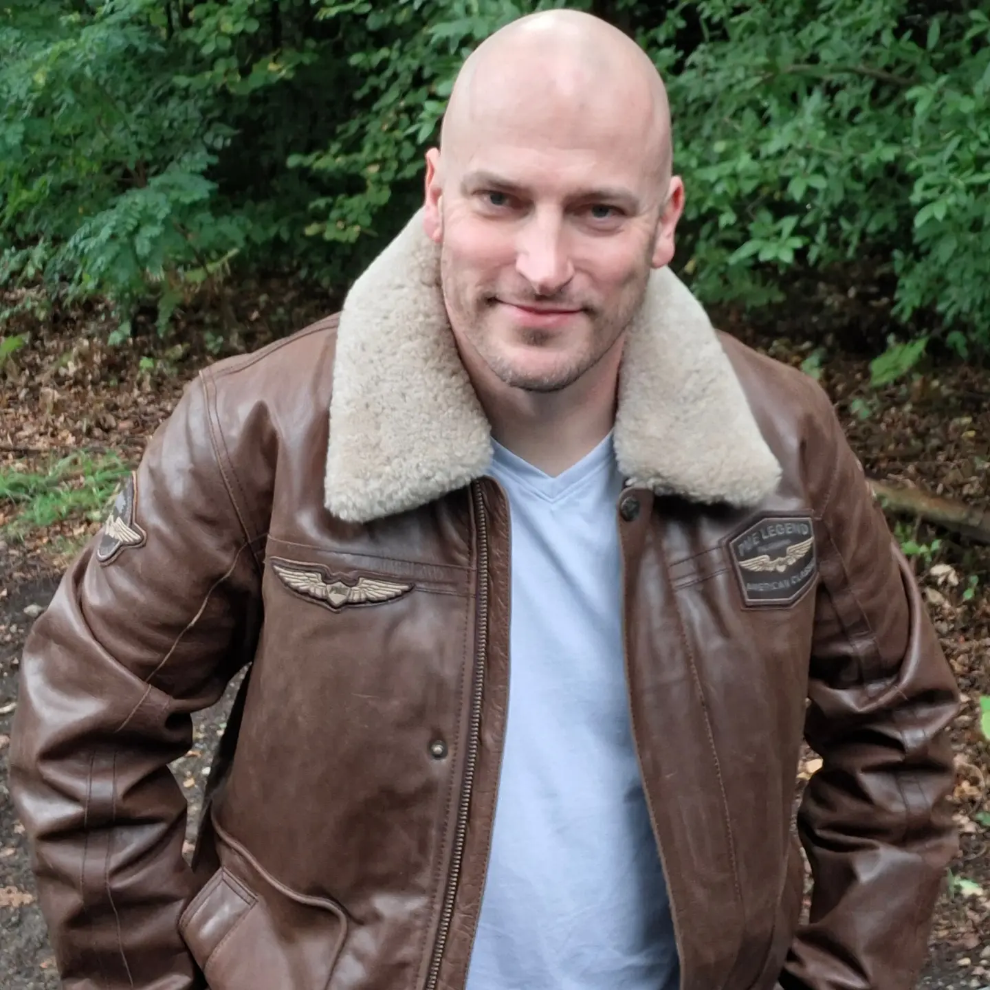 Bald Men Leather Jacket: 16 Ideas That Actually Work for Bald Men 4 joelcouvreur550 1787424263