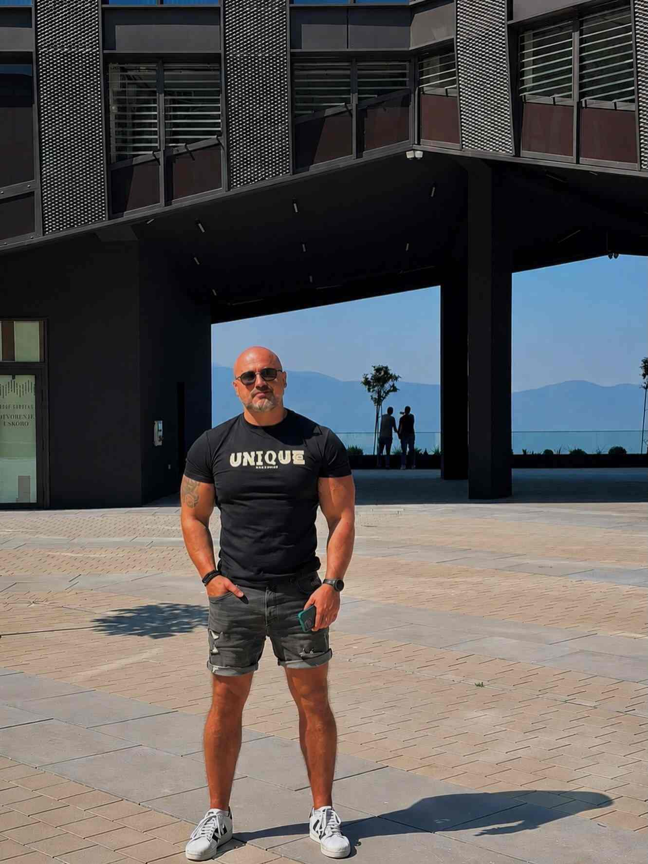 Bald Men Casual Style: 18 Ideas Real Guys Are Actually Wearing 19 ma r .ko . 1786889806 1