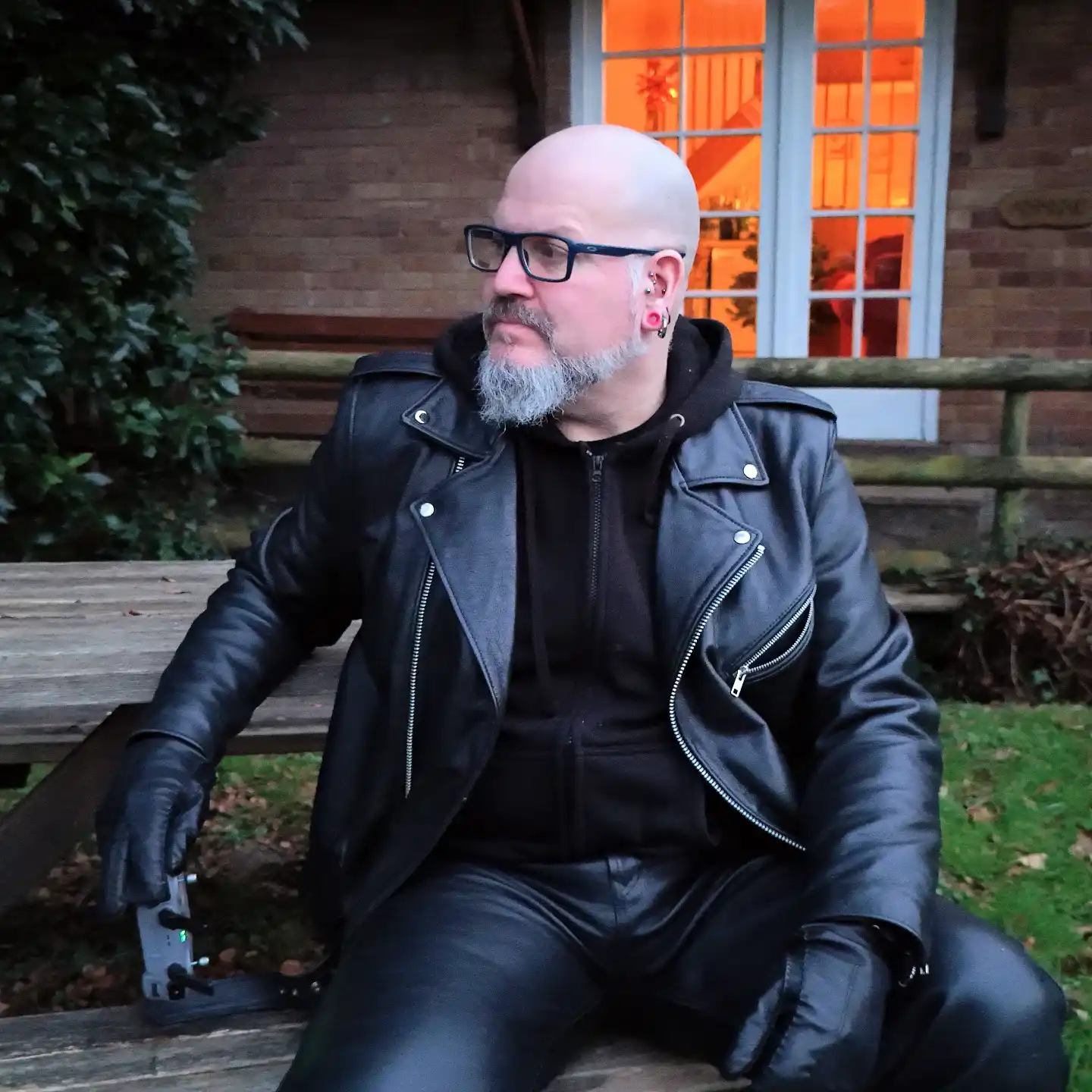 Bald Men Leather Jacket: 16 Ideas That Actually Work for Bald Men 16 nomenloony 1766958430