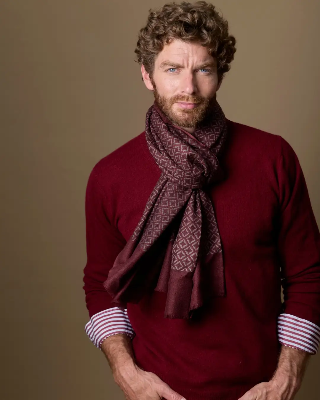17 Men Winter Scarf Styles That Make Winter Dressing Better 6 acanthe paris 1789498810