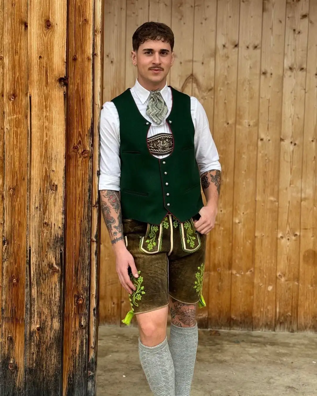 26 German Outfits for Men: Lederhosen Looks for Oktoberfest and Beyond 26 aigner lederhosen und trachten 1751603404