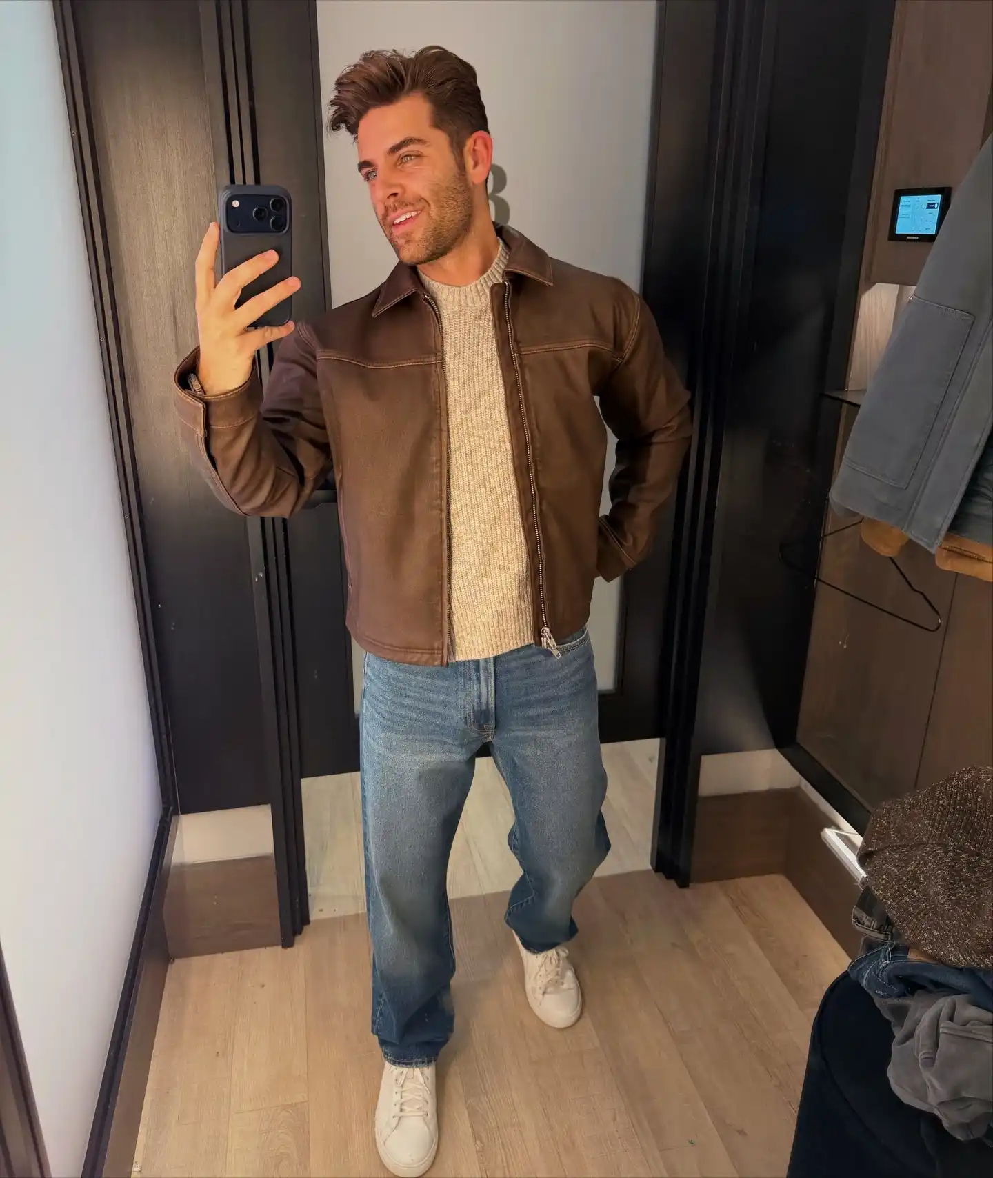 27 Thanksgiving Outfits Ideas For Men Who Want to Look Put Together, Not Overdressed 15 aj pope 1764100146