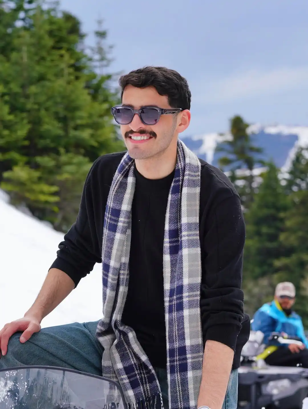 17 Men Winter Scarf Styles That Make Winter Dressing Better 11 alharthi 3z 1778269380