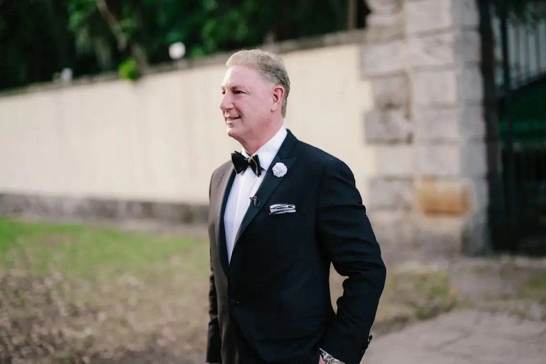 20 Father of the Bride Outfit Ideas That Actually Look Great in Photos 12 bespoke by cb 1787673644