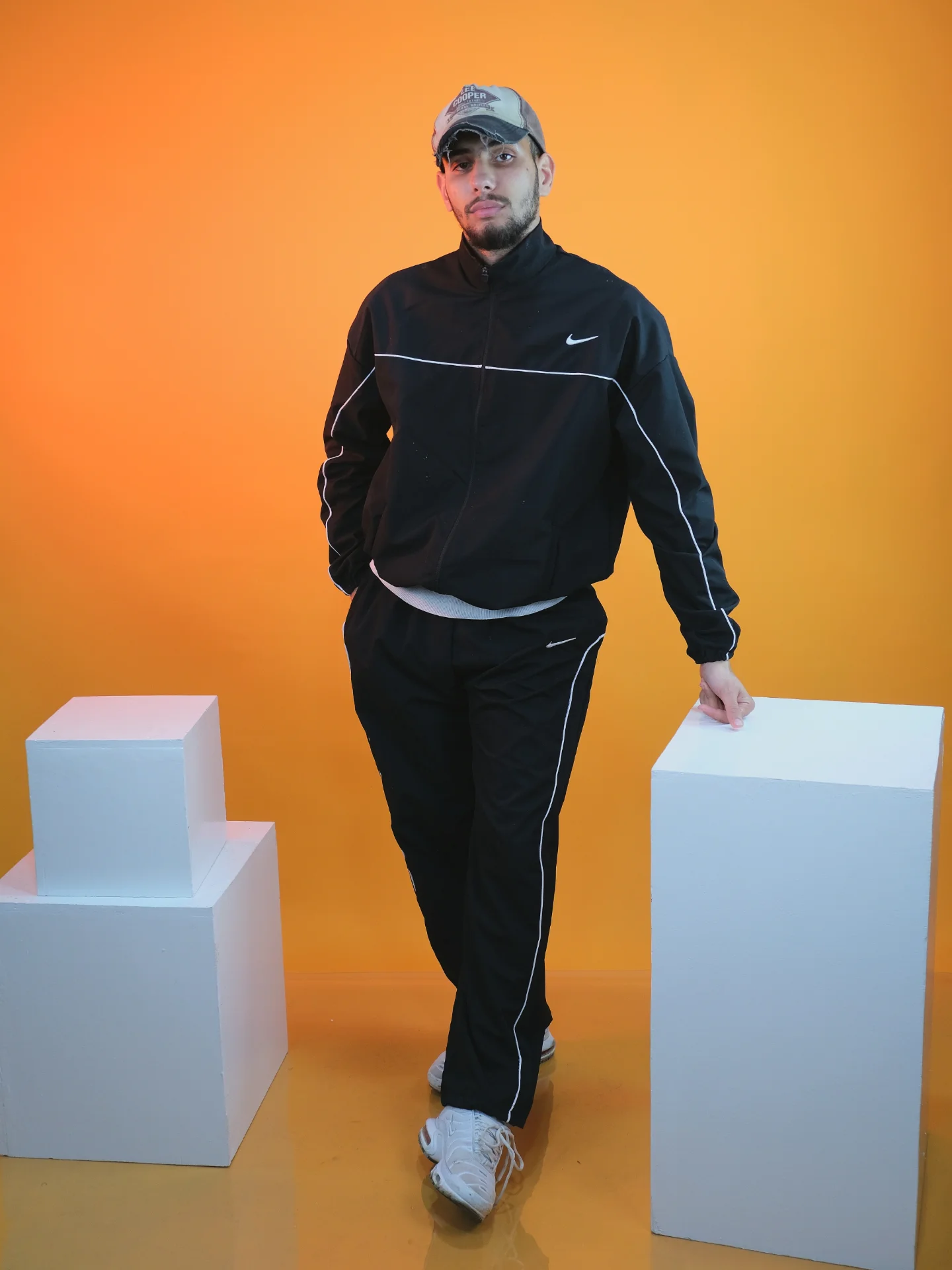 25 Men Winter Tracksuits That Actually Look Good, Not Just Warm 7 boutique lestar 1774548639