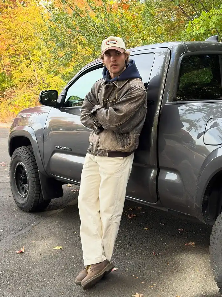 27 Thanksgiving Outfits Ideas For Men Who Want to Look Put Together, Not Overdressed 25 bradleyemmens 1760714306
