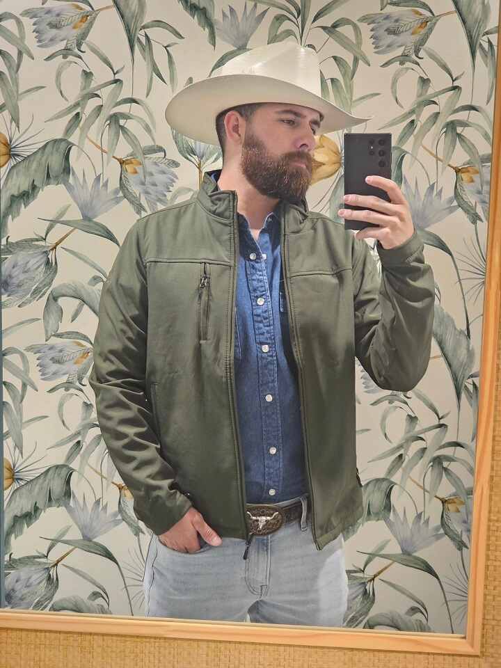 27 Thanksgiving Outfits Ideas For Men Who Want to Look Put Together, Not Overdressed 17 christian.hh92 1764294868