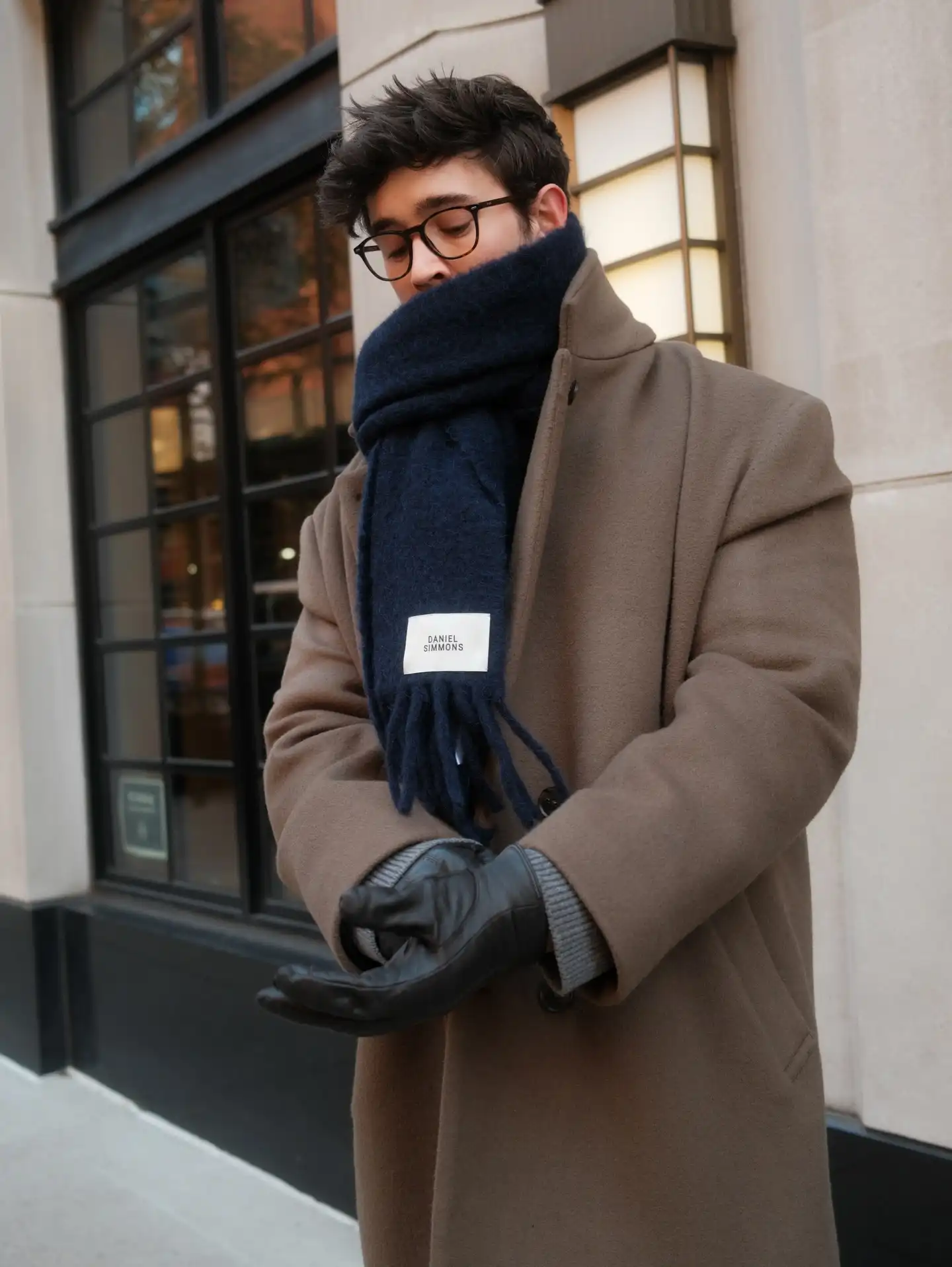 17 Men Winter Scarf Styles That Make Winter Dressing Better 5 danielsimmons.co 1765118195