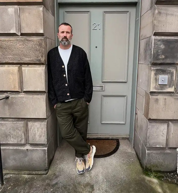 24 Funeral Outfit Without a Suit Looks That Are Dark, Simple, and Sharp 13 frontiersman edinburgh 1762189034