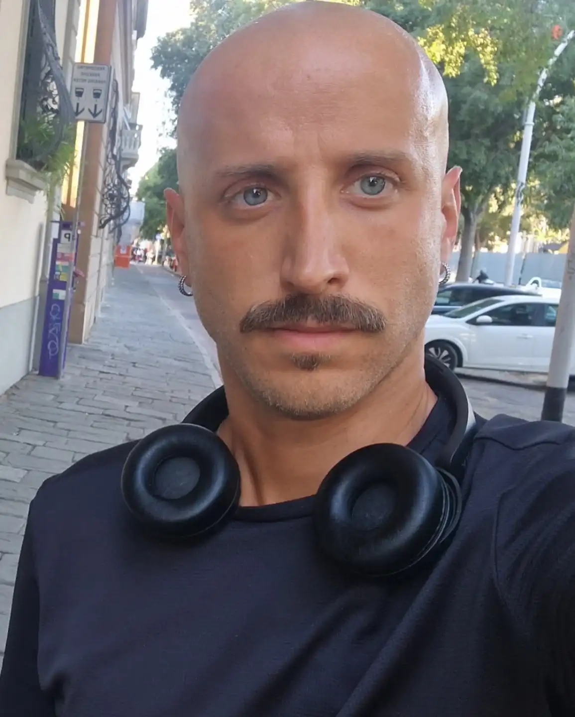 24 Bald Men Haircut Ideas That Prove Less Hair Means More Style 3 il sici 1754590939 1