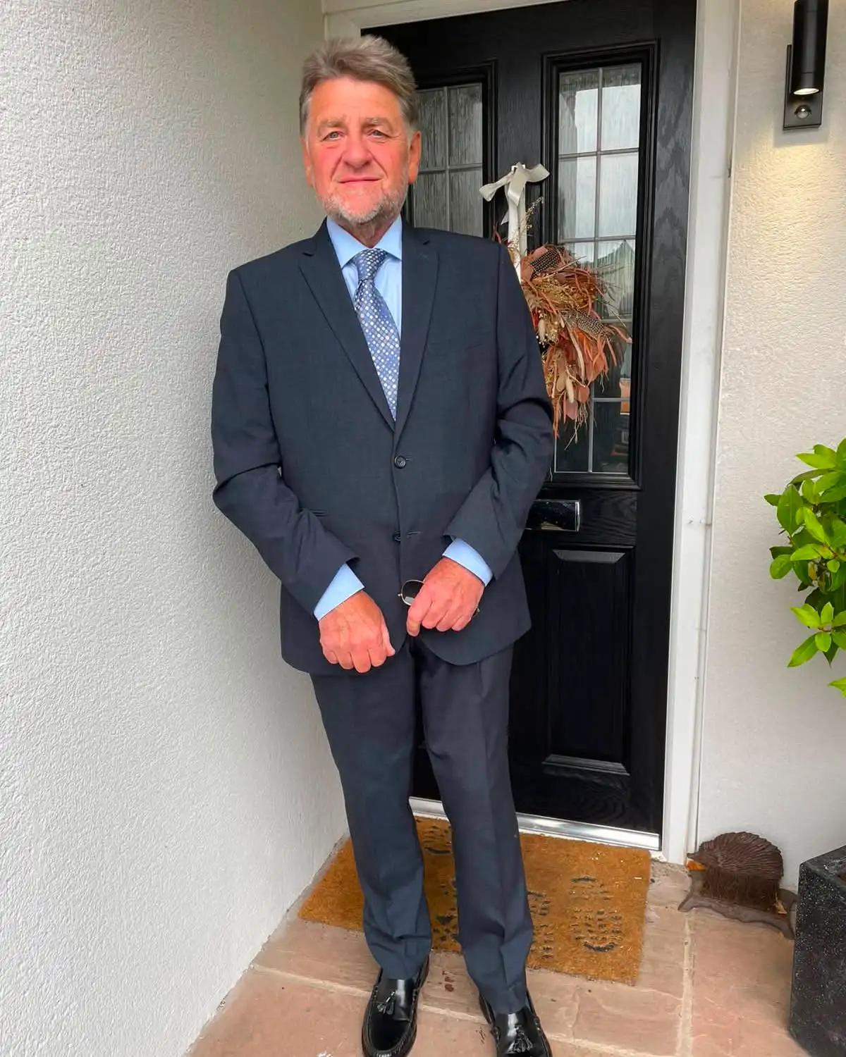 19 Funeral Outfits for Older Men That Stay Respectful and Comfortable 14 jane paw patrol cheshire 1785929382