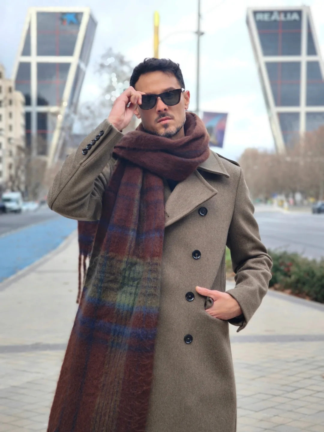 17 Men Winter Scarf Styles That Make Winter Dressing Better 13 joseka 2024 1769422549