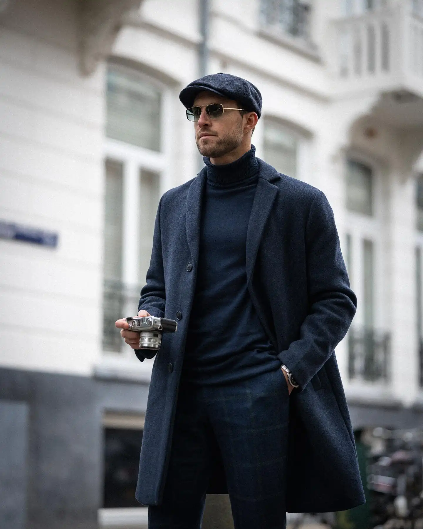 16 Men Winter Long Coat Outfits Worth Copying This Season 8 julianpiket 1677074868 3