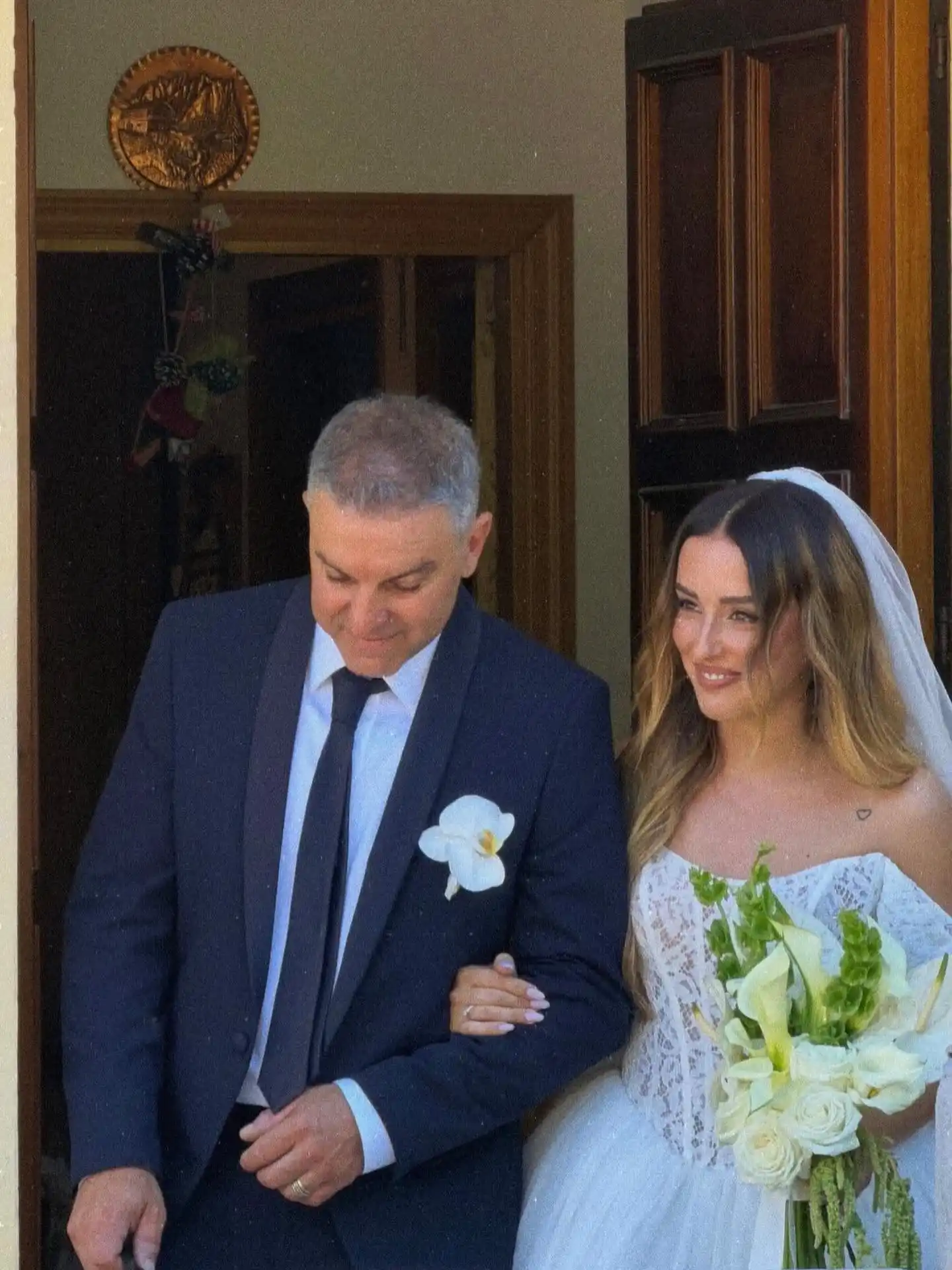20 Father of the Bride Outfit Ideas That Actually Look Great in Photos 13 la trigliadibosco 1782107811