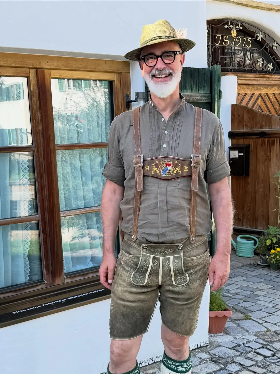 26 German Outfits for Men: Lederhosen Looks for Oktoberfest and Beyond 14 maenner.tracht 1783874585