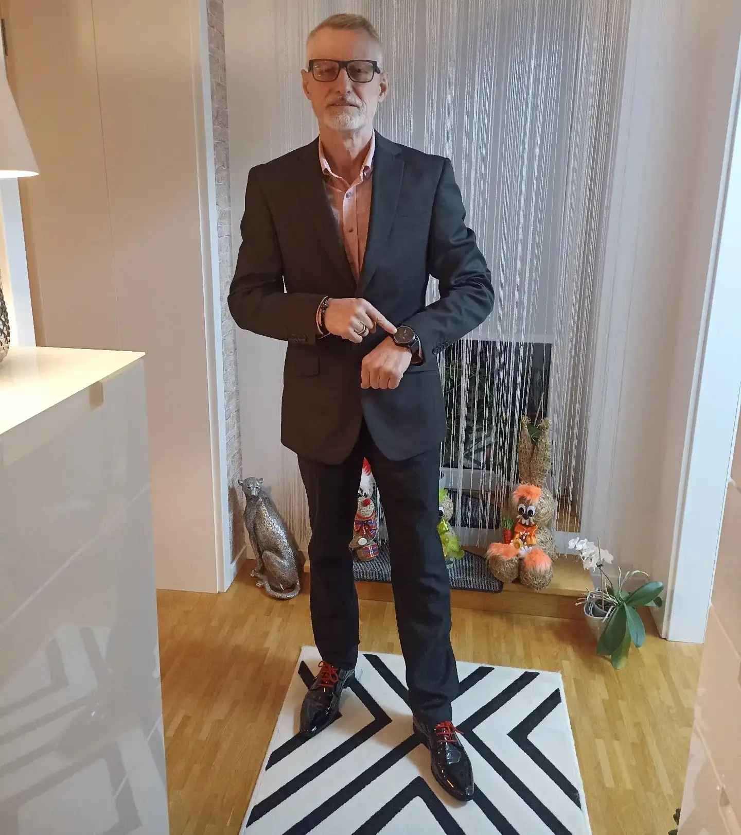 19 Funeral Outfits for Older Men That Stay Respectful and Comfortable 8 marina wandini 1709469848