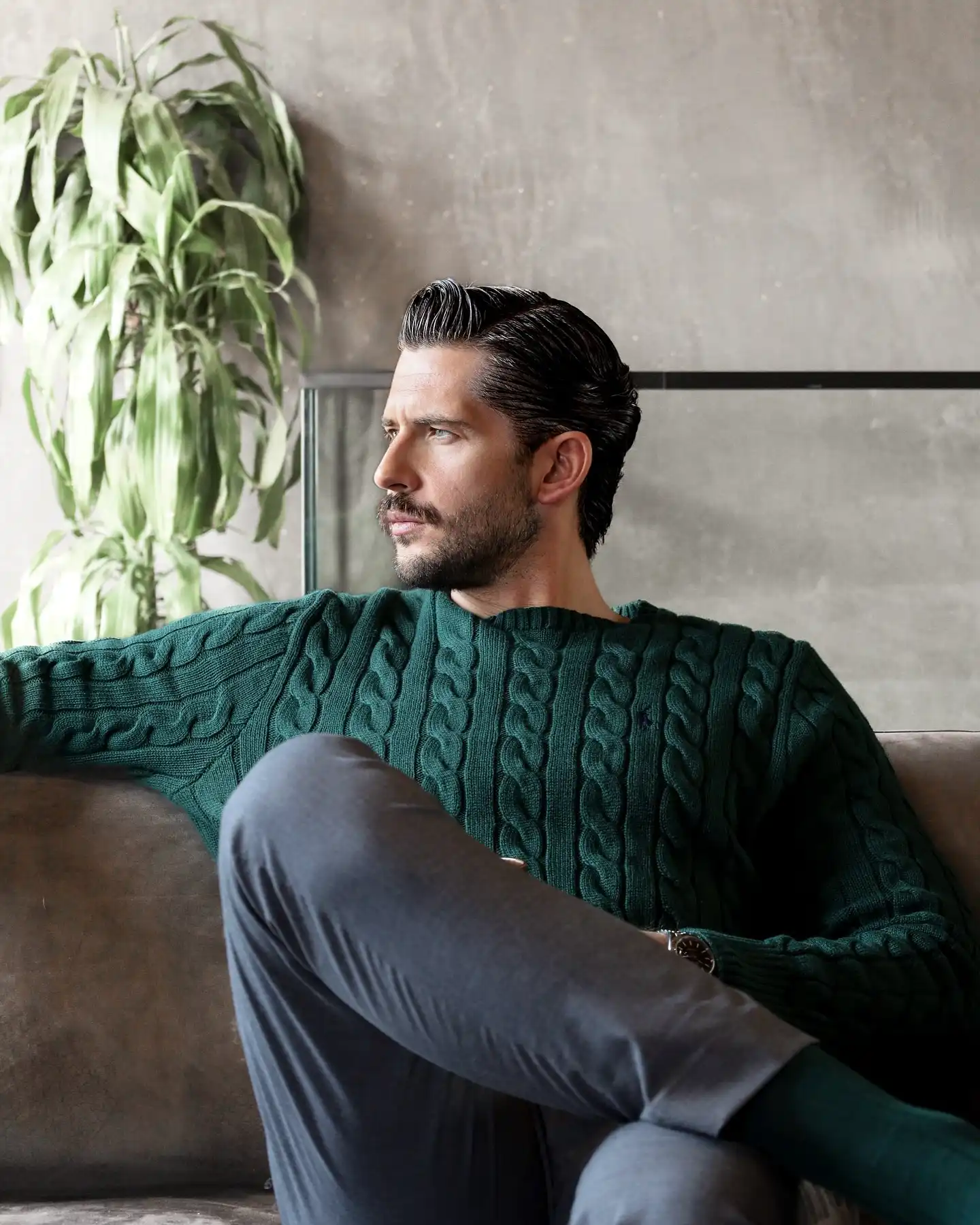 23 Men Winter Hairstyles That Actually Survive Hats, Wind, and Cold Mornings 4 mateuszsoldanski 1741966959