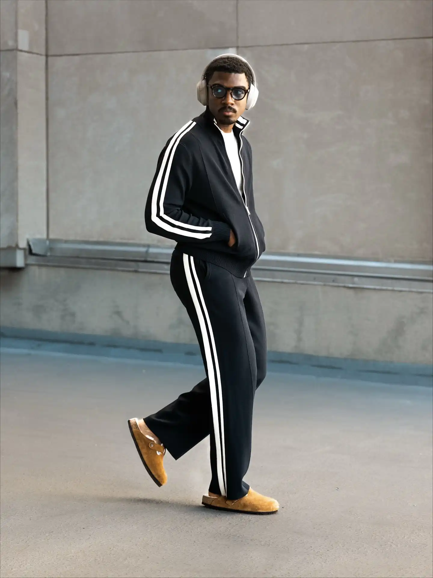 27 Thanksgiving Outfits Ideas For Men Who Want to Look Put Together, Not Overdressed 4 mrderrickbrownie 1762982998
