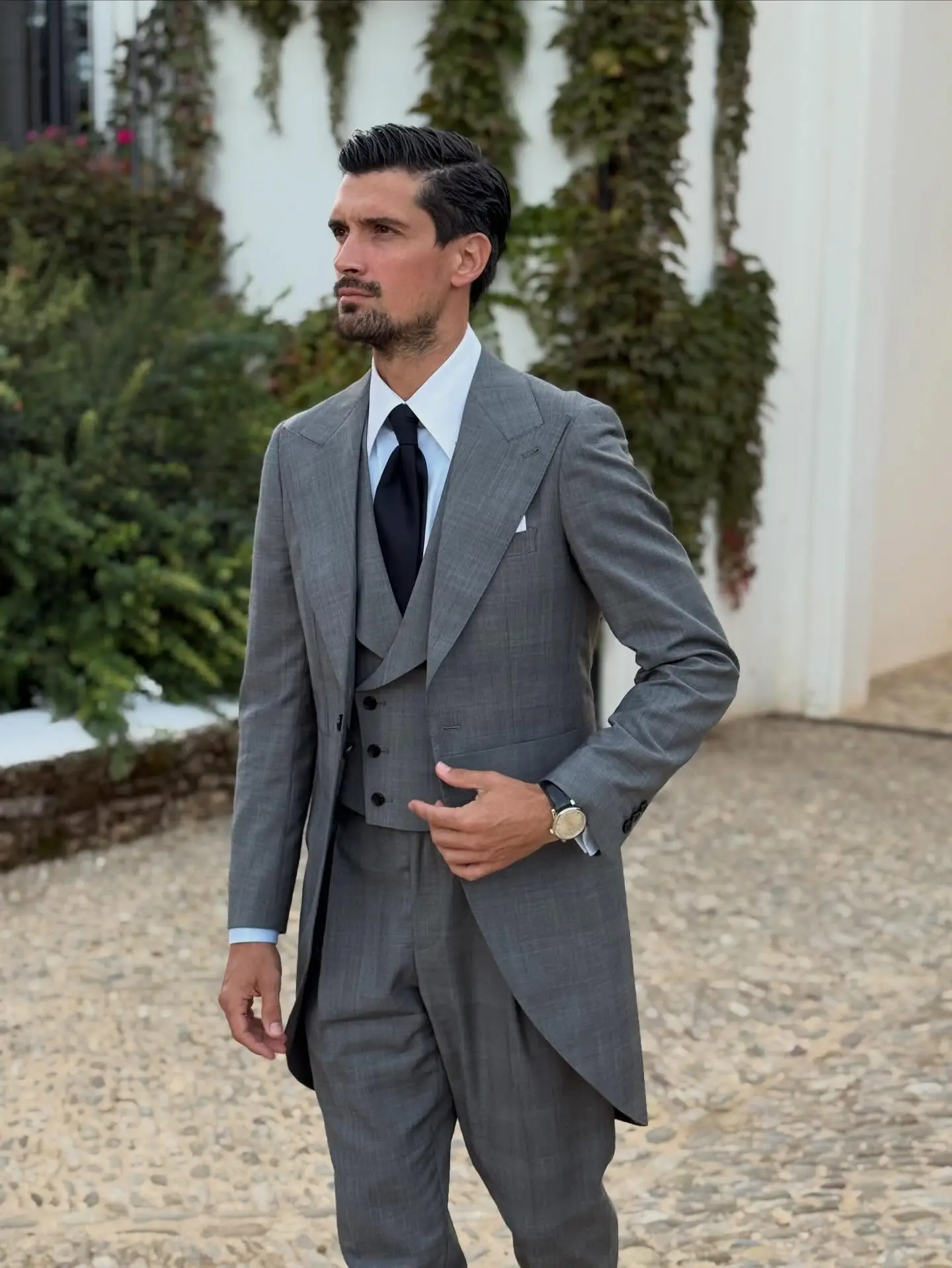 26 Men Winter Wedding Outfit Ideas for Grooms, Groomsmen and Guests 9 faliromero 1762779941