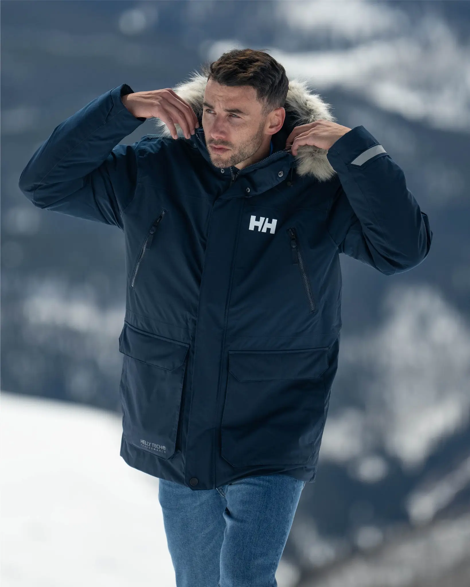 Men Winter Parka: 18 Styles for Cold Days, Wet Nights, and Icy Coasts 10 hellyhansen.pa 1771254012