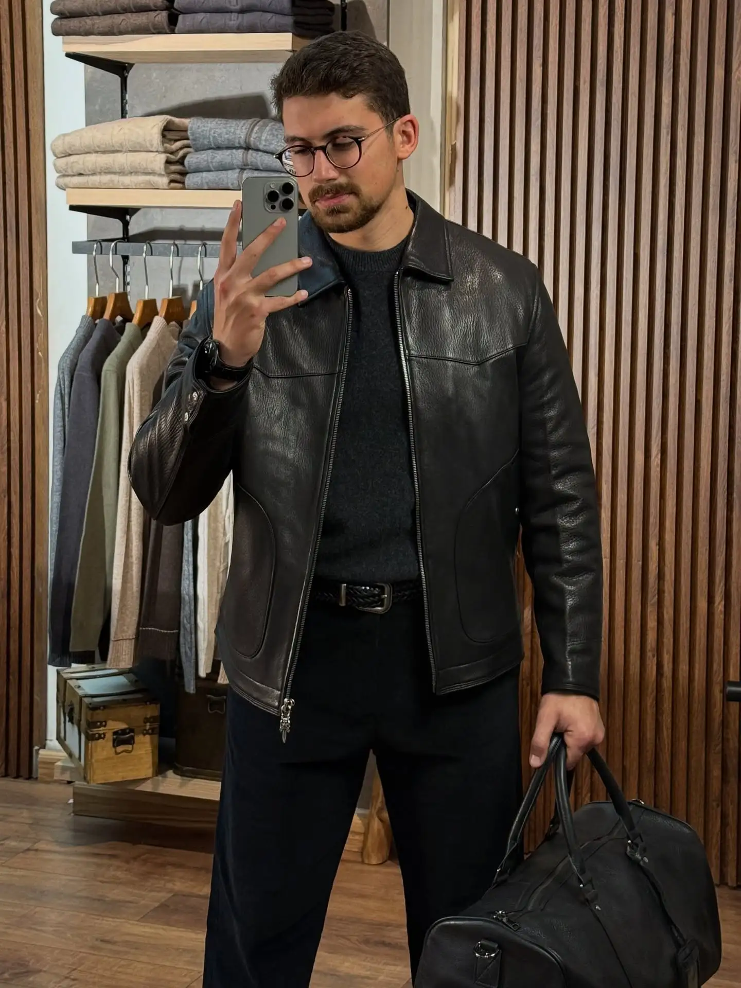 19 Men Winter Leather Jacket Ideas to Wear When the Temperature Drops 14