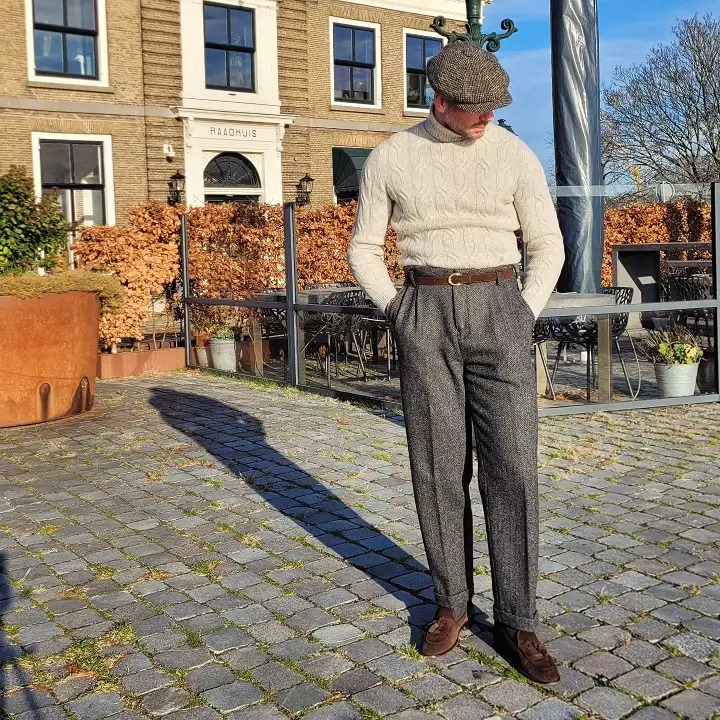 Men Winter Trousers: 23 Outfits, From Tweed and Corduroy to Wide Leg Black 3 the.boldsartorial 1733052644
